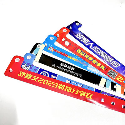 사용자 지정 로고 비닐 PVC 손목밴드 프로모션 선물 아이템 L 모양 1층 PVC 방수 다채로운 종이 손목밴드