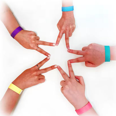 맞춤형 타이벡 이벤트 손목밴드 바코드 번호 방수 이벤트 파티 식별 입학 종이 팔찌 밴드